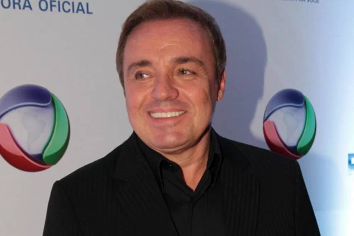 Filhas gêmeas de Gugu Liberato aparecem em momento raro com o pai famoso