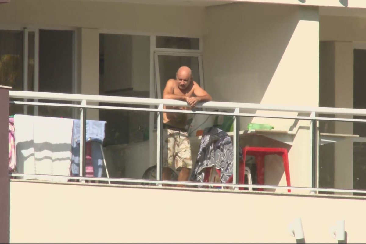 Advogados pedem ao STF que estenda benefício de Queiroz a presos vulneráveis à Covid-19