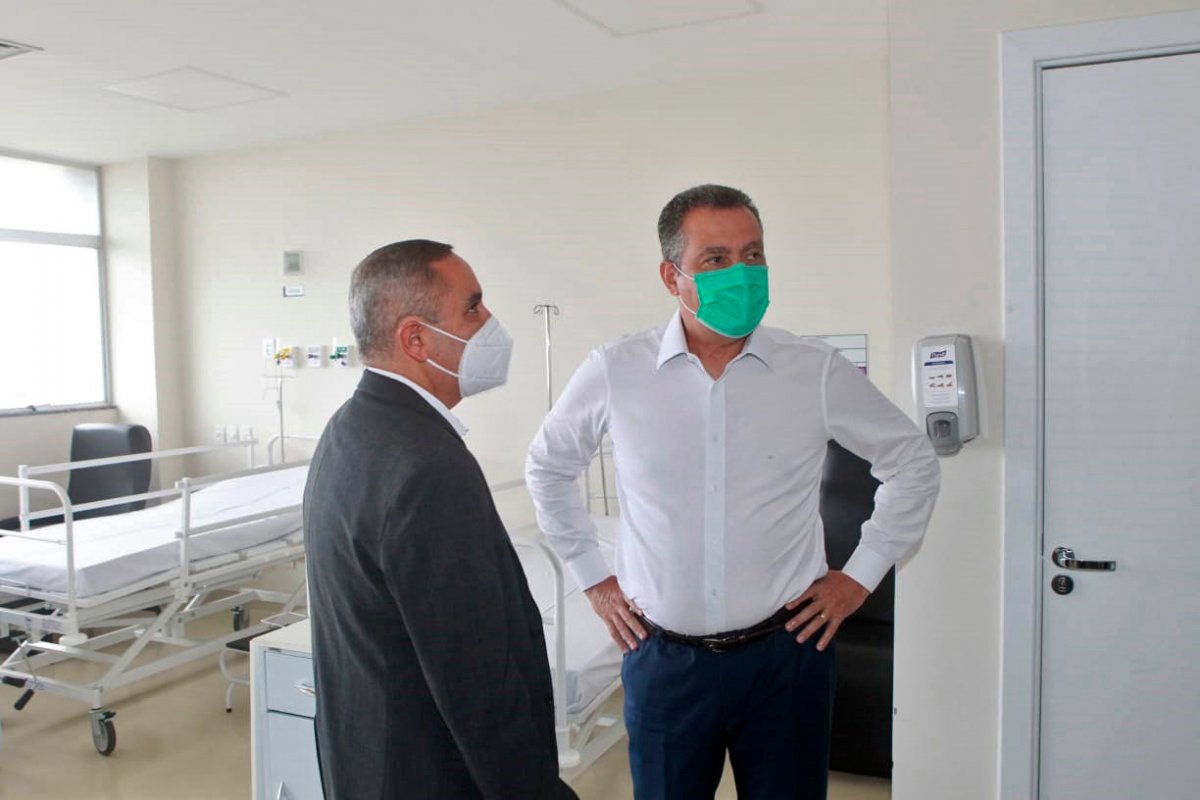 Rui Costa nega uso da população como "cobaia" para vacina russa