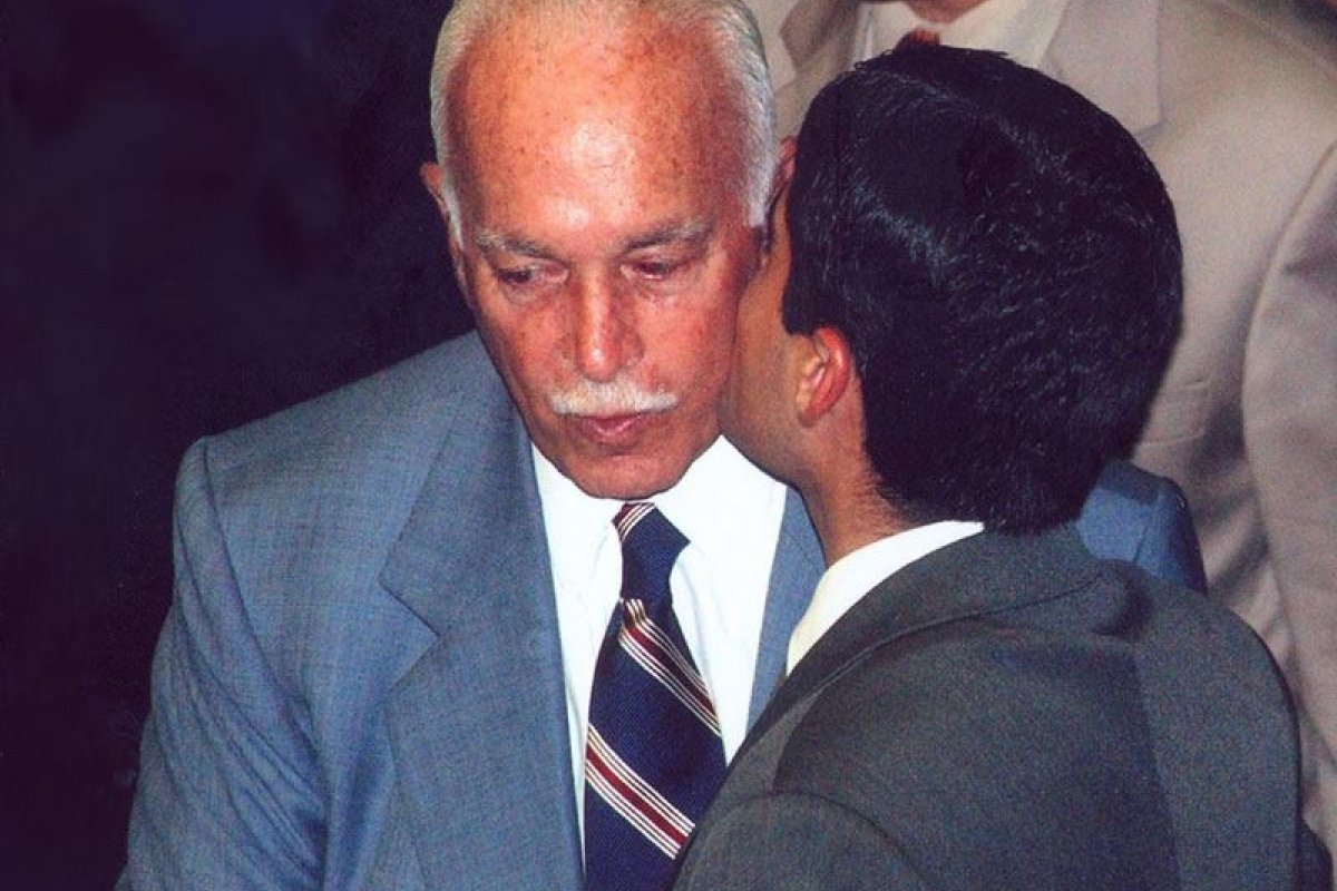 ACM completa 12 anos de falecimento e prefeito de Salvador celebra memória do avô com mensagem na web