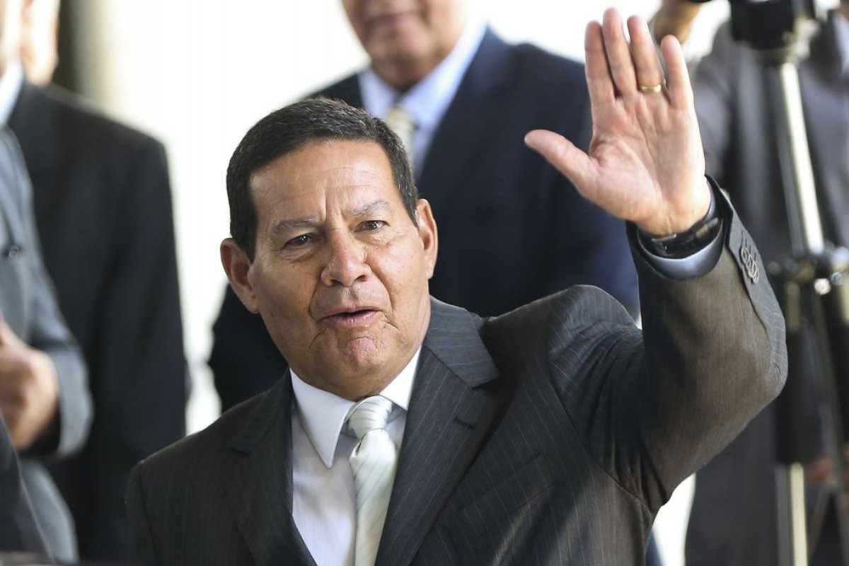 "É mais que necessário, é recomendado", diz Mourão sobre aborto de criança estuprada