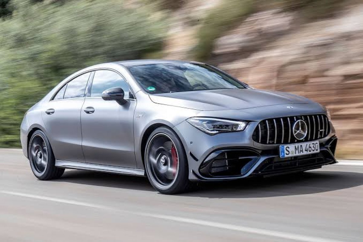 Classe A ganha dupla esportiva A45 e CLA 45 AMG