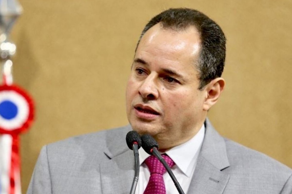 AL-BA compra sem licitação testes de Covid-19 por R$ 124 mil