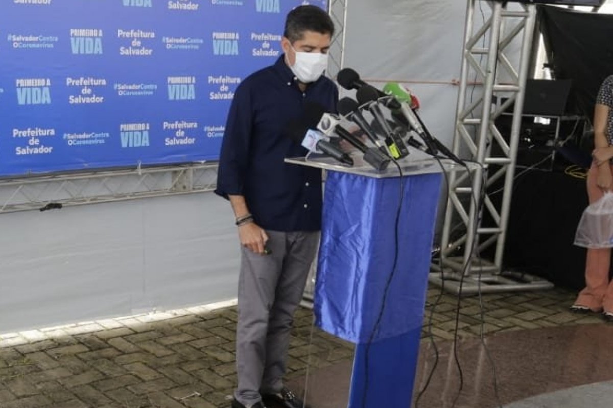 ACM Neto afirma que poderá adiar o início da fase três de retornos das atividades