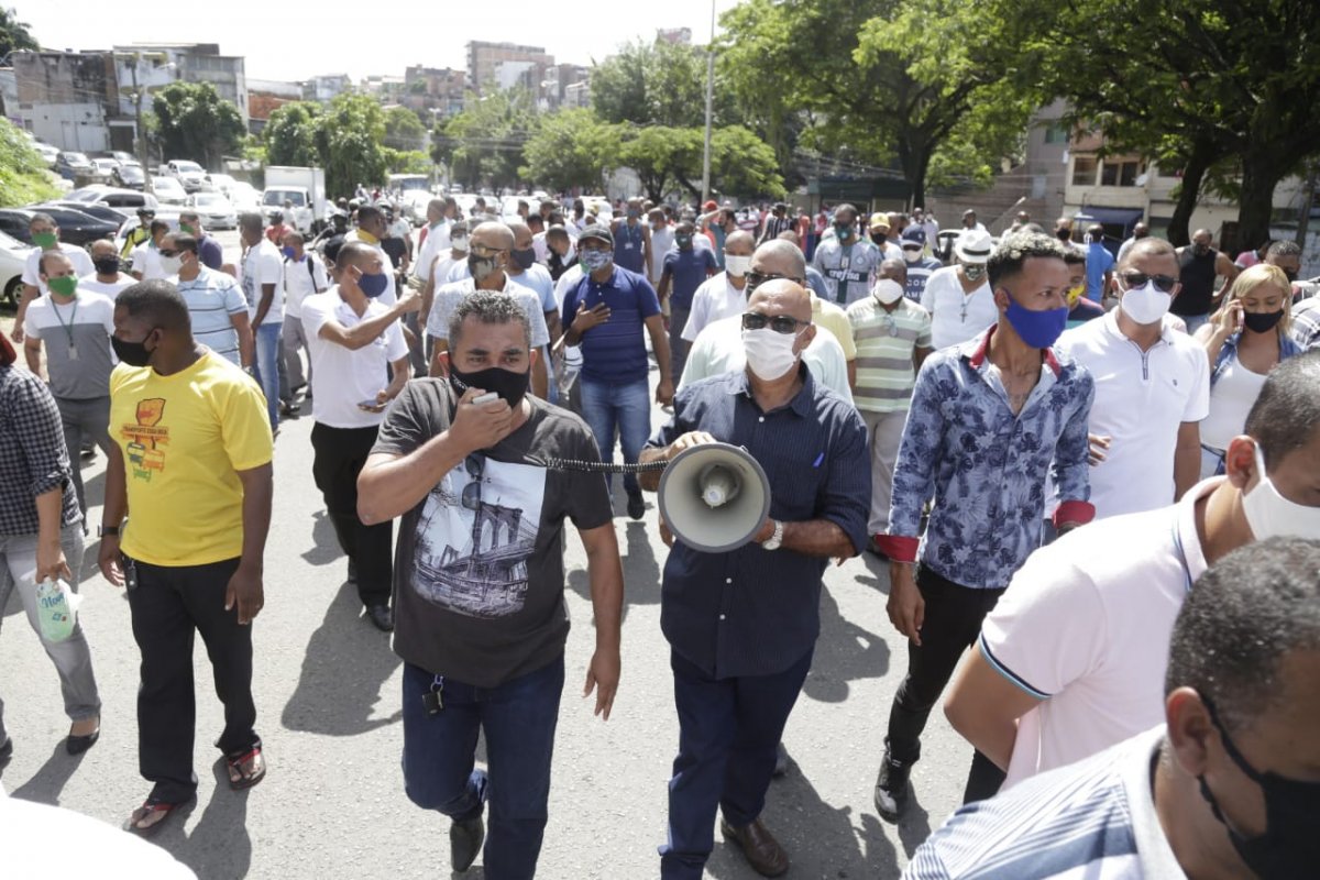 Em protesto, Rodoviários de Salvador cobram da Prefeitura o complemento dos salários