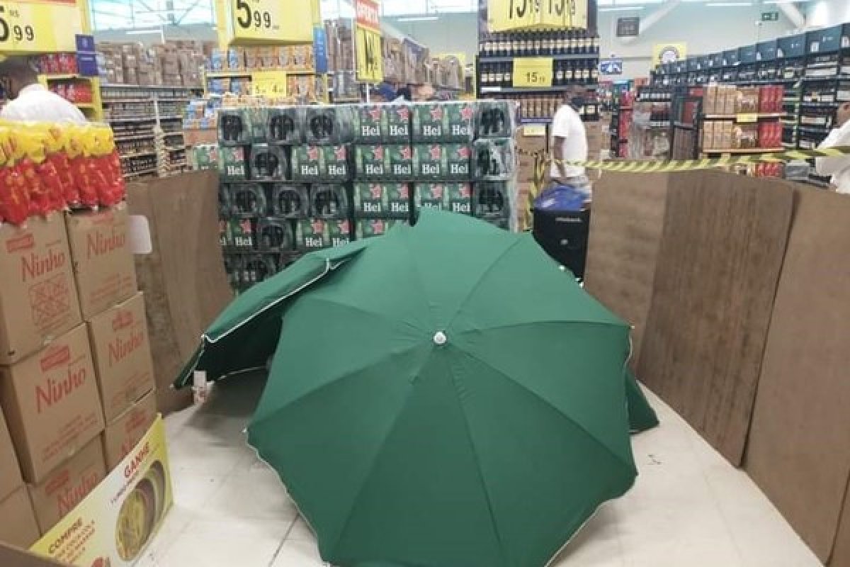 Trabalhador morre em supermercado no Recife e local continua funcionando