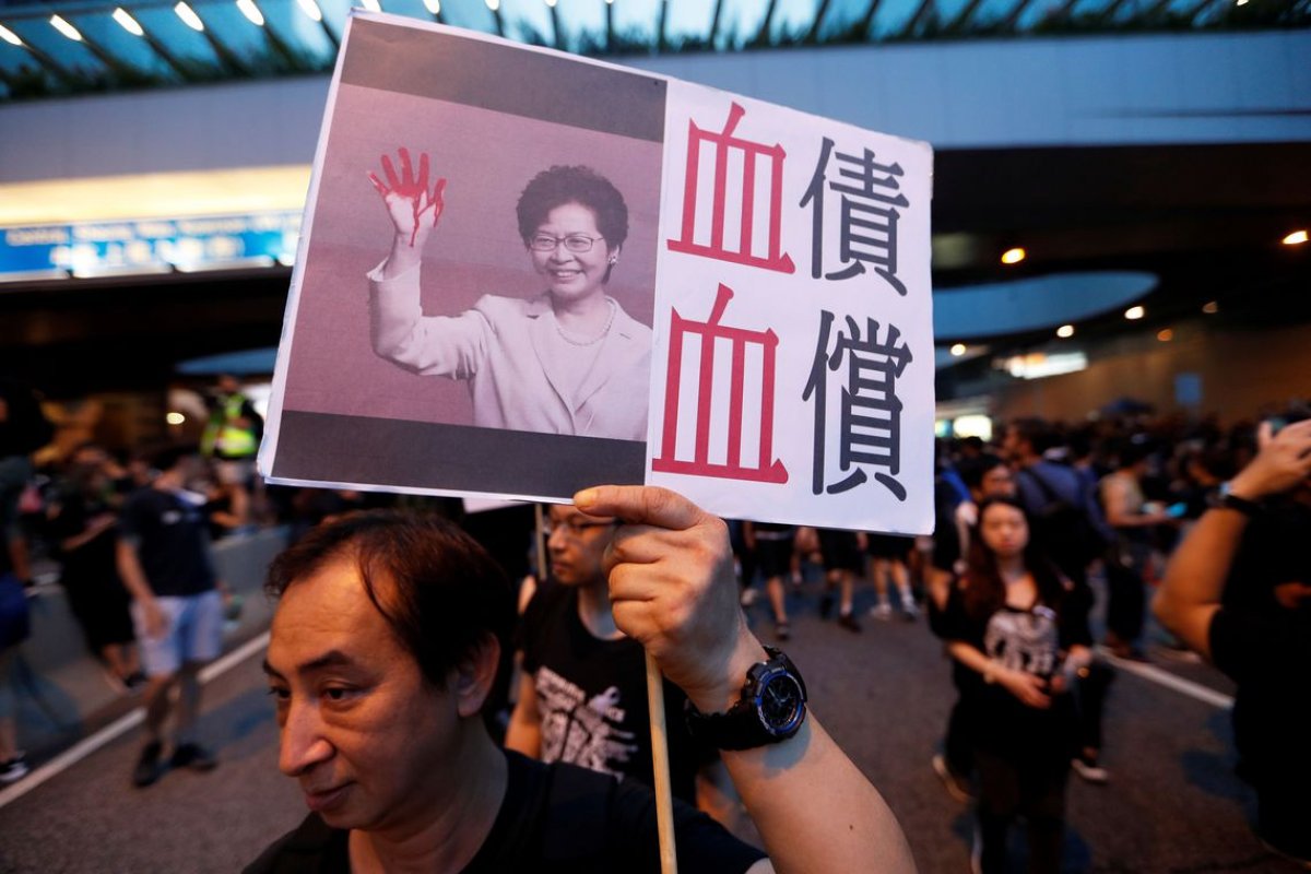 Novos protestos tomam as ruas de Hong Kong