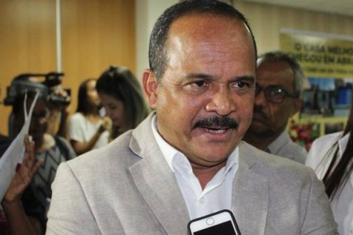 Prefeitura de Camaçari retoma posse em área de grilagem às margens da Estada do Coco