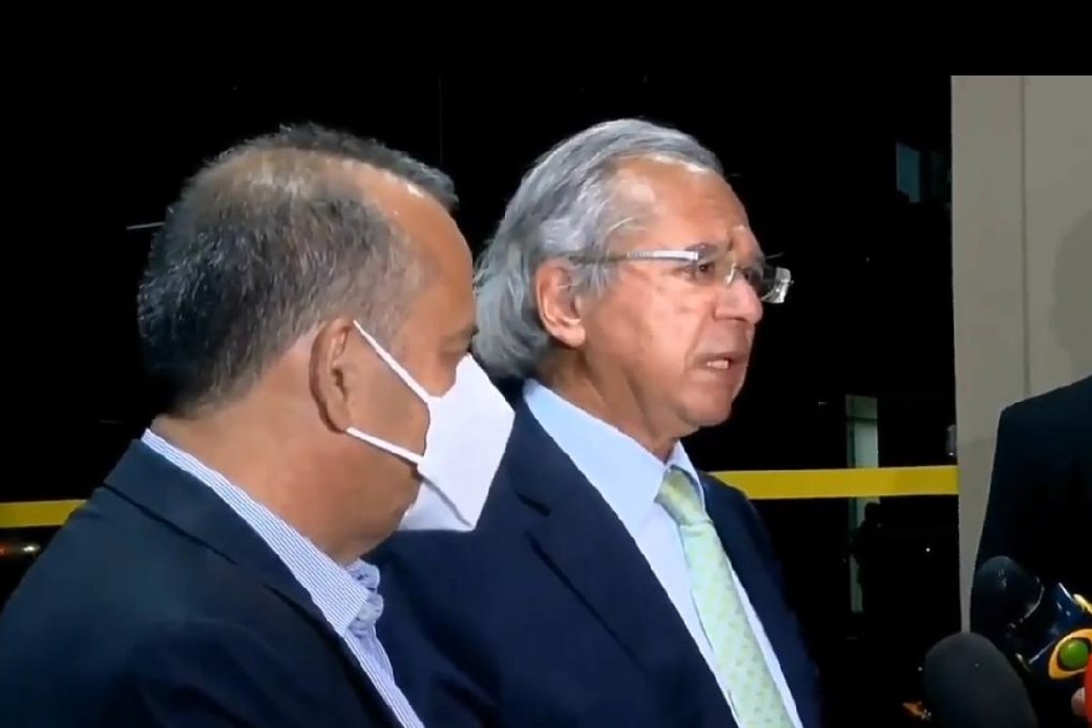 'Pegar dinheiro da saúde para pagar funcionalismo é um crime contra o país', diz Guedes sobre derrubada de veto pelo Senado