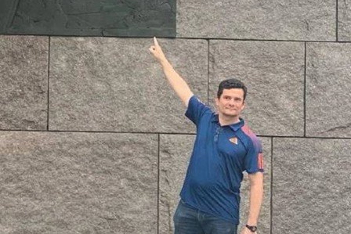 Esposa de Sérgio Moro compartilha fotos das férias na web