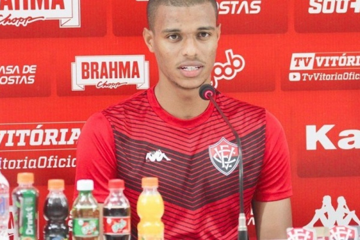 Quase acertado com a Chapecoense, Lucas Cândido volta ao Vitória em 2020