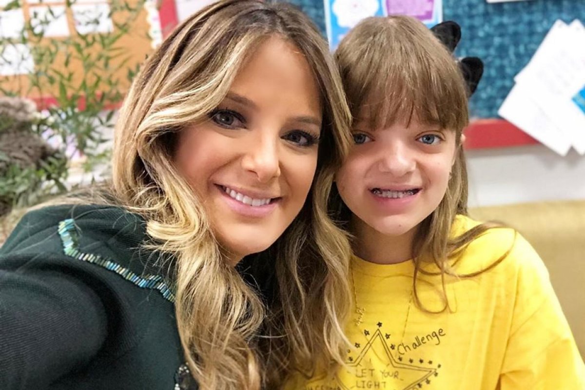 Ticiane Pinheiro comemora os 10 anos de Rafaella com mensagem na web