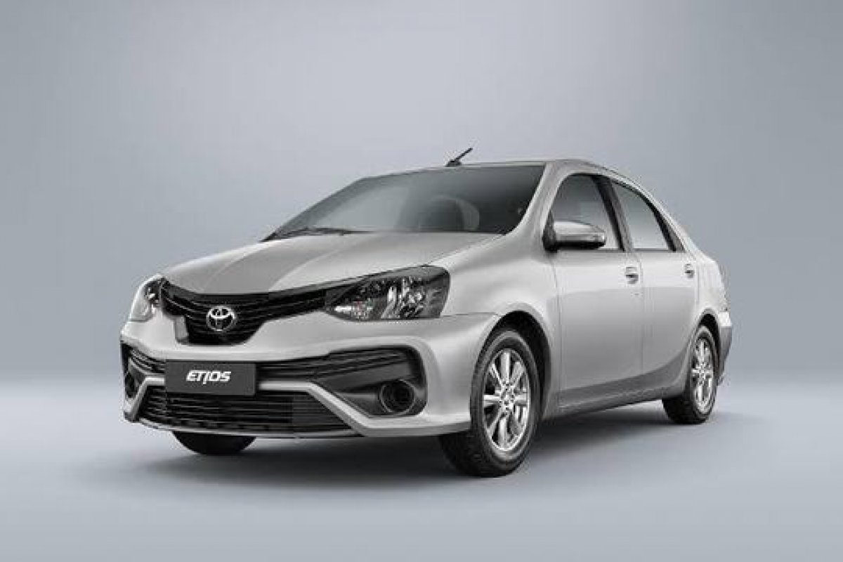 Etios 2021 tem nova multimídia e acabamento preto fosco 