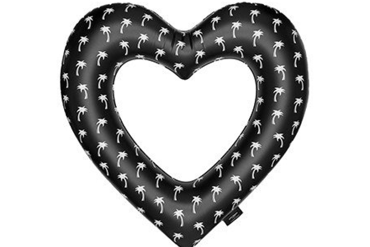 Saint Laurent lança coleção de acessórios para o verão