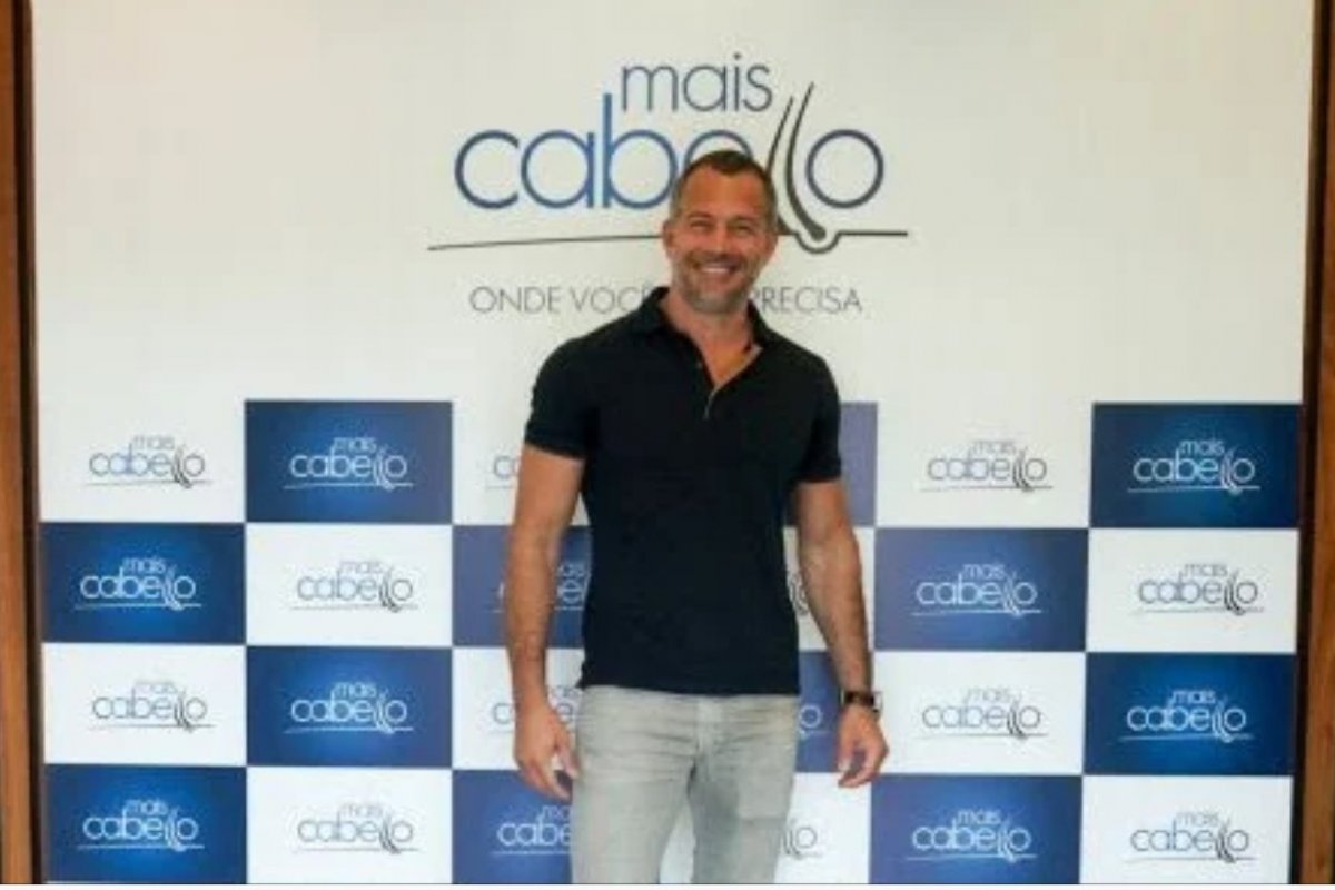Malvino Salvador se torna sócio de clínica especializada em transplante capilar
