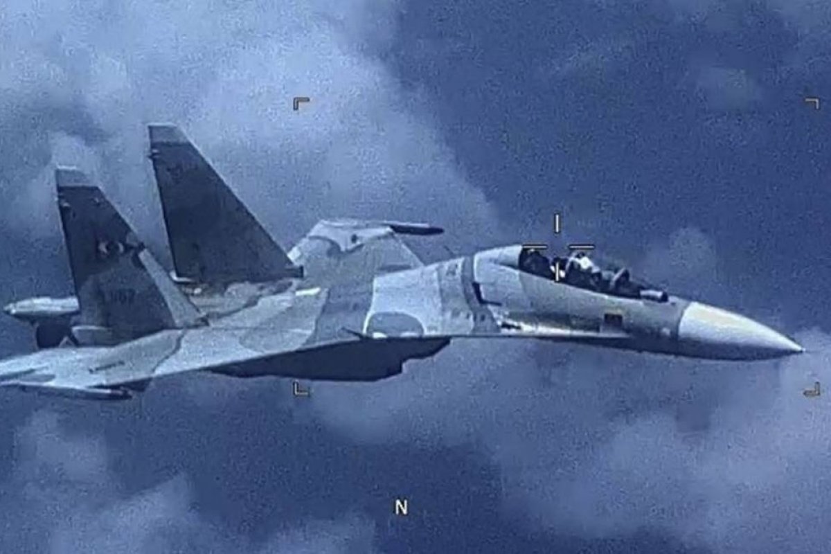 EUA afirmam que caça da Venezuela ameaçou avião militar americano sobre águas internacionais