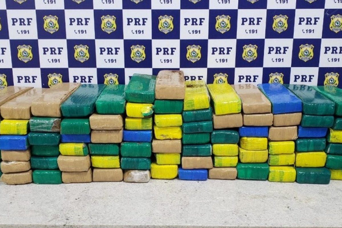 PRF prende quatro pessoas em fiscalizações na BR-116, na Bahia