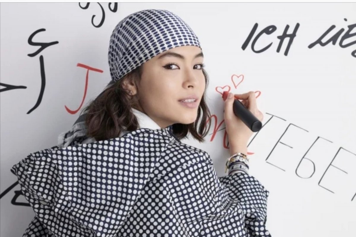 Modelo brasileira estrela nova campanha da Dior