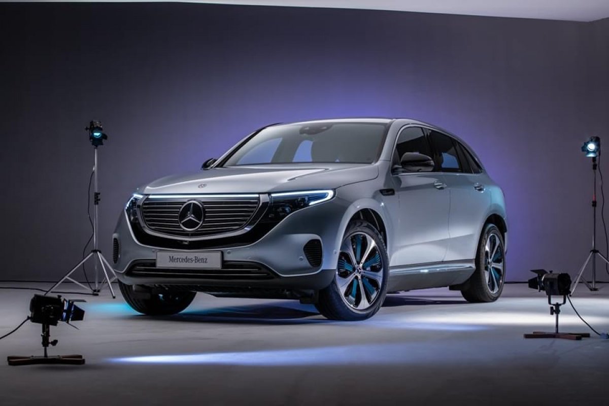 Mercedes inicia vendas do SUV elétrico EQC 400