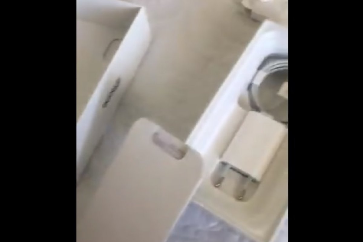 Consumidor compra celular iPhone pela internet e recebe caixa vazia