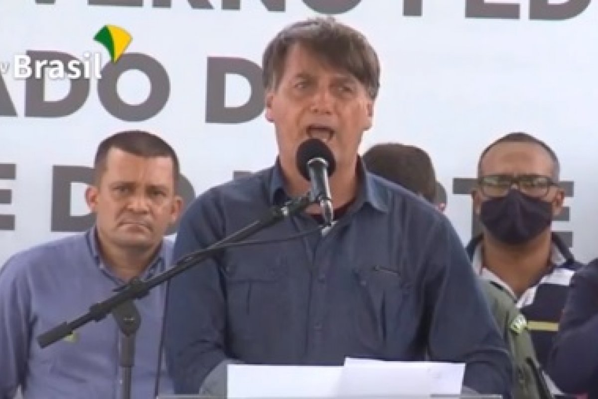 Bolsonaro confirma prorrogação do auxílio até dezembro mas diz que ainda não decidiu o valor