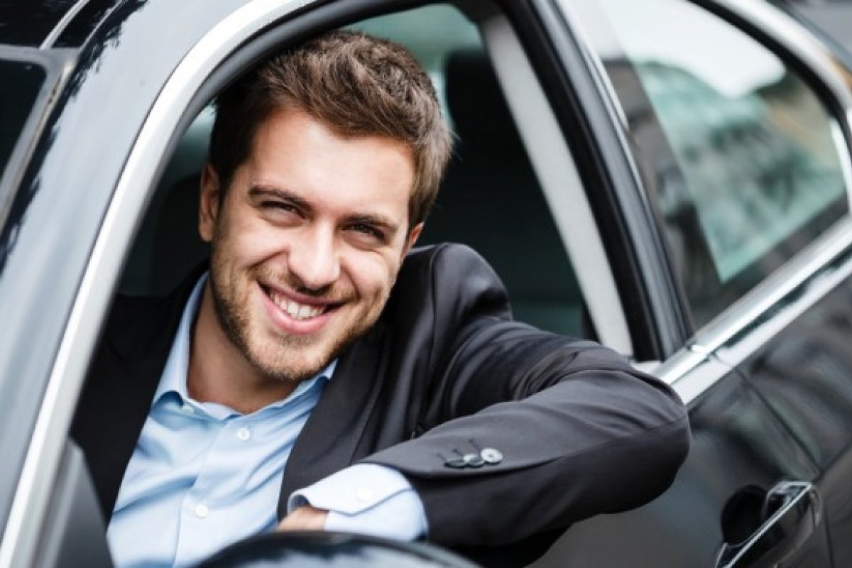 Projeto visa permissão para dirigir aos 16 anos