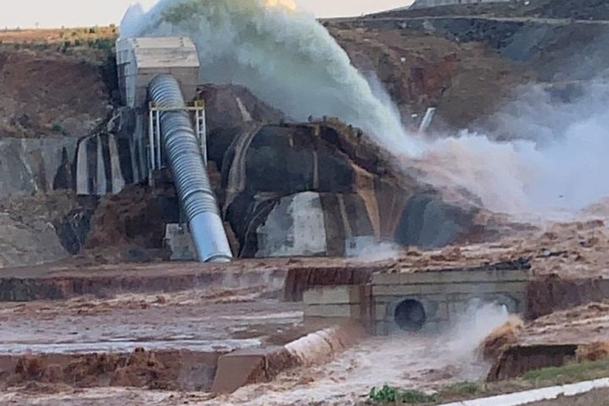 Vazamento em obra do Rio São Francisco provoca evacuação de 2 mil pessoas no Ceará
