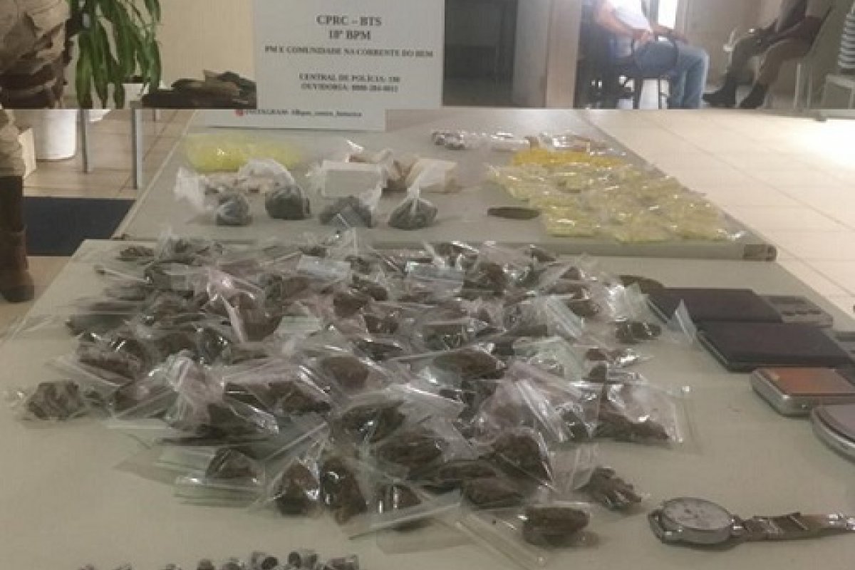 Maconha, cocaína, haxixe e crack são achados em casarão no Centro de Salvador