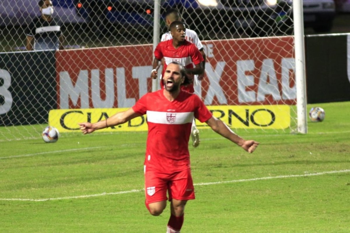 Vitória é valente e vai buscar empate nos acréscimos contra CRB pela Série B