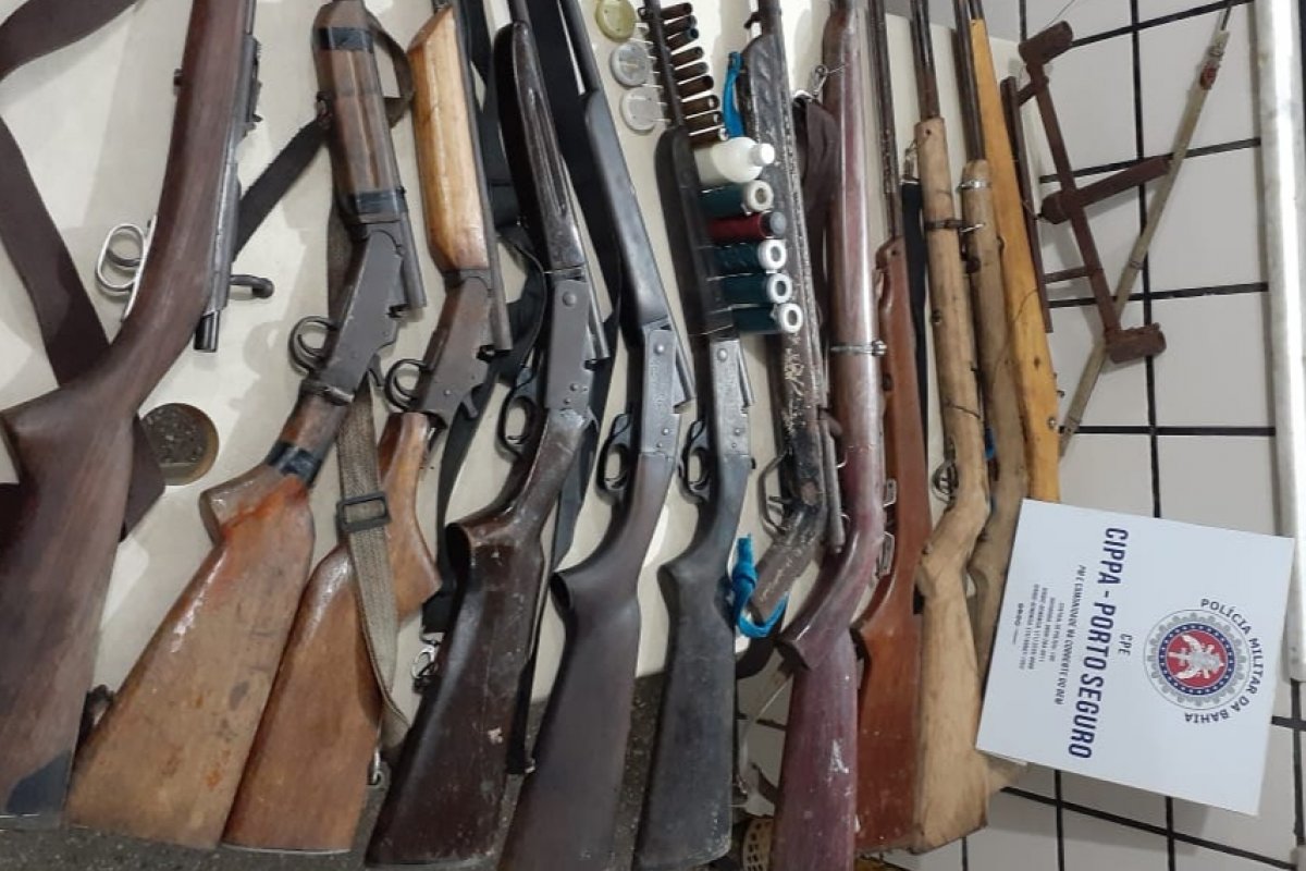 Espingardas são apreendidas em acampamento montado por caçadores no sul da Bahia