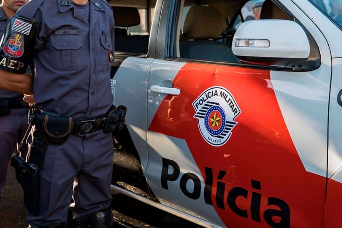 PMs são presos suspeitos de roubar R$ 53 mil durante uma abordagem