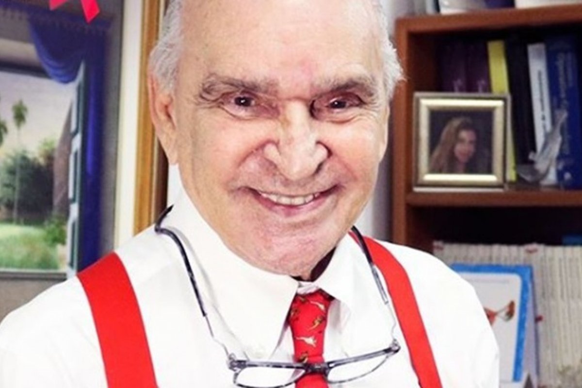 Missa de sétimo dia de Elsimar Coutinho será de forma virtual