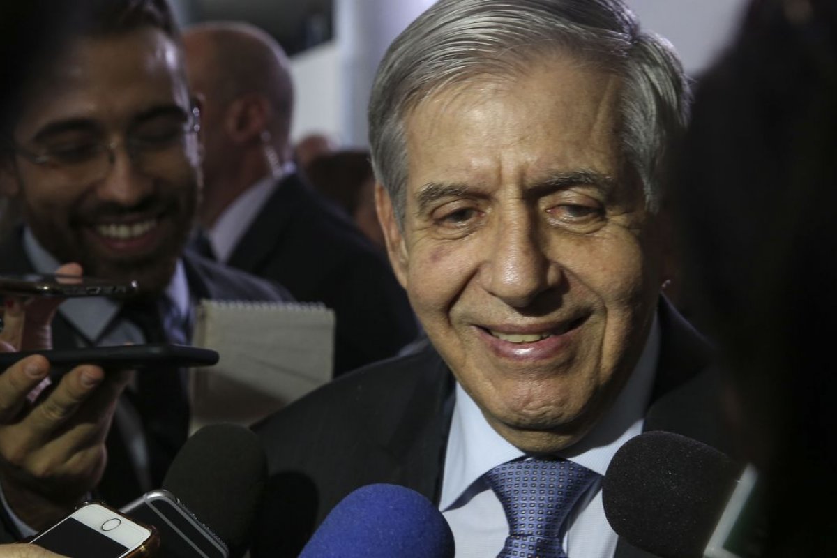 Ministro diz que houve falha da segurança de Bolsonaro em episódio envolvendo repórter