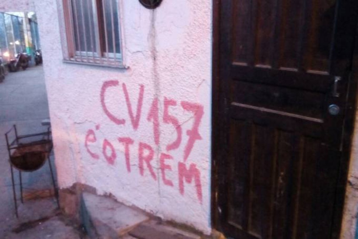 Comando Vermelho estaria abrigando “mercenários" da África para entrarem na facção, diz relatório do Goverrmo