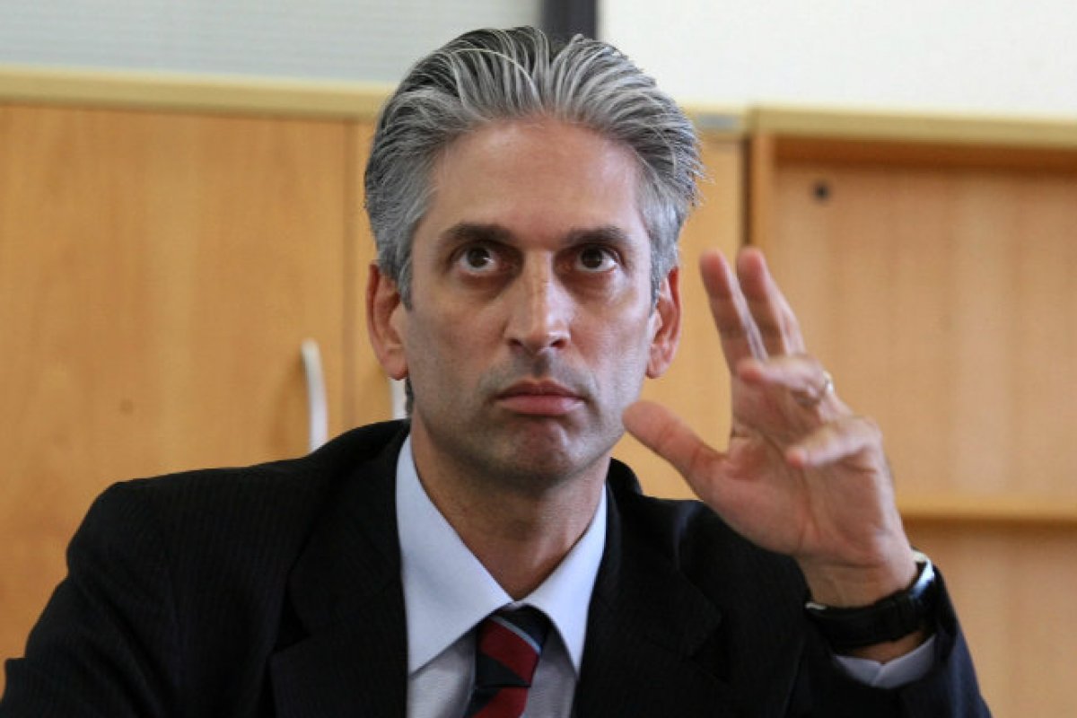 Homem flagrado furtando cones é o ex-ministro do governo de Dilma Rousseff