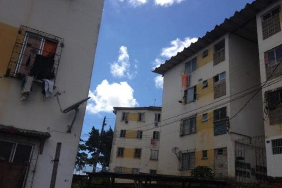 Jovens são executados dentro de casa no bairro de Fazenda Grande IV, em Salvador