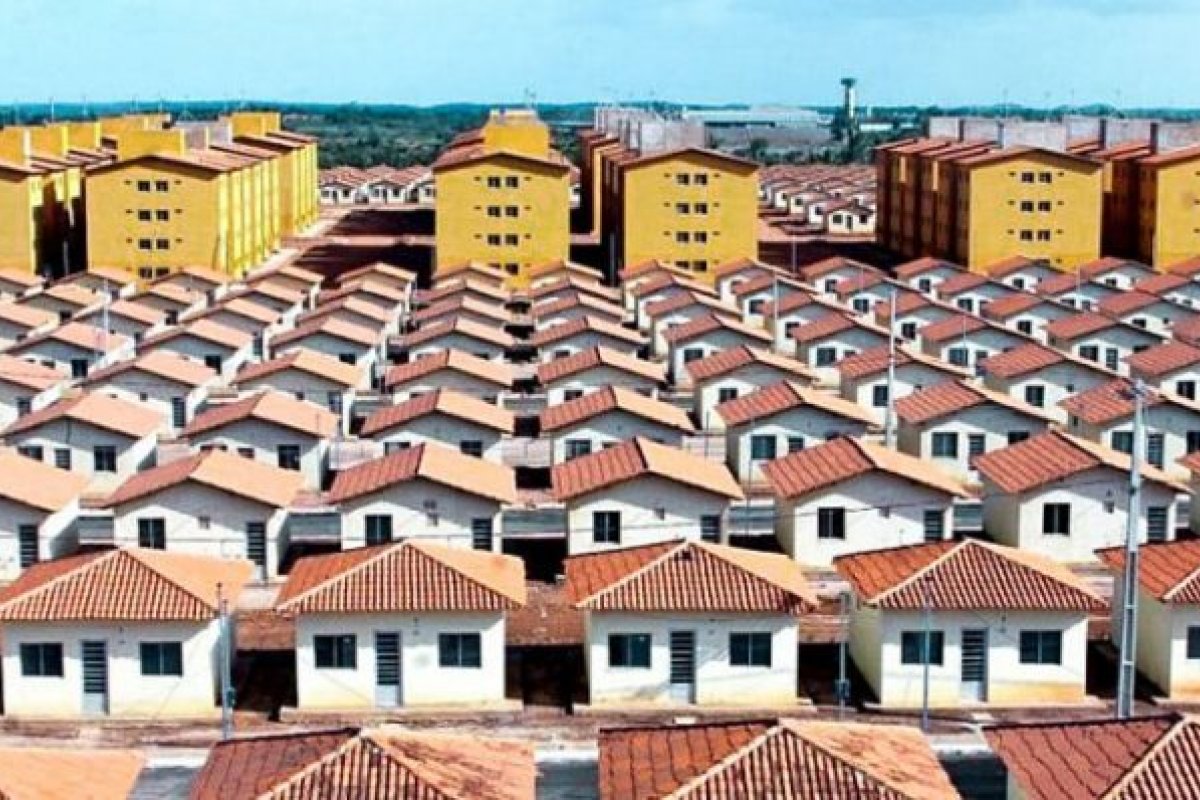 Com foco no Norte e no Nordeste, Bolsonaro anuncia criação do Casa Verde e Amarela