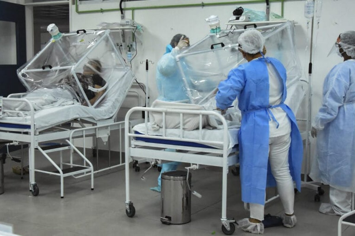 Casos e mortes por covid-19 estão em desaceleração no mundo, aponta OMS