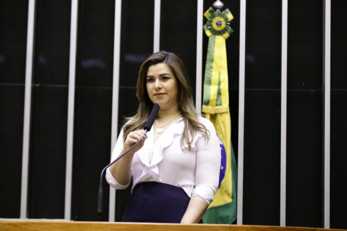 Deputada propõe PL polêmica com fornecimento de tratamento médico e psicológico para pedófilos