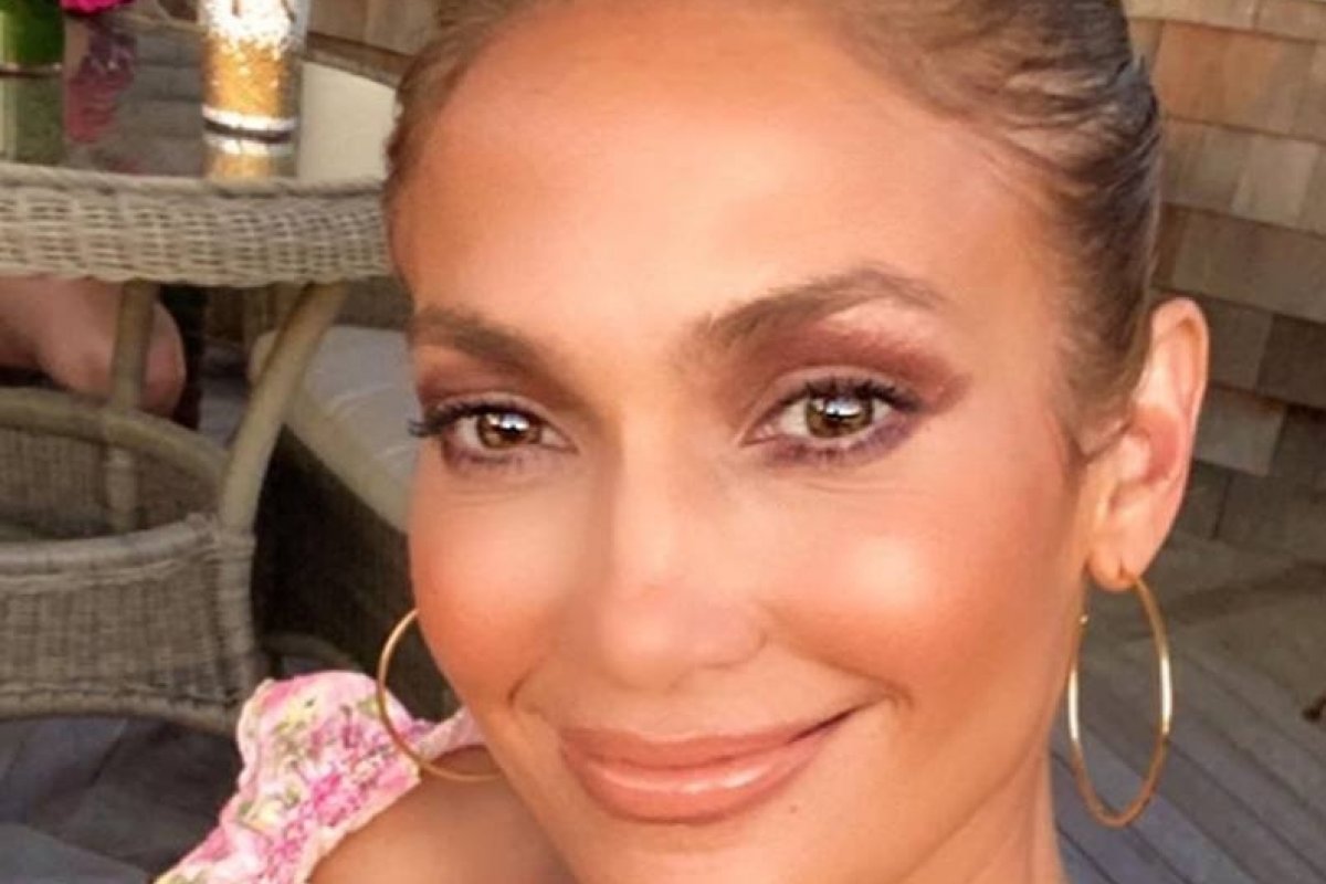 Aos 51 anos, Jennifer Lopez lançará marca de beleza