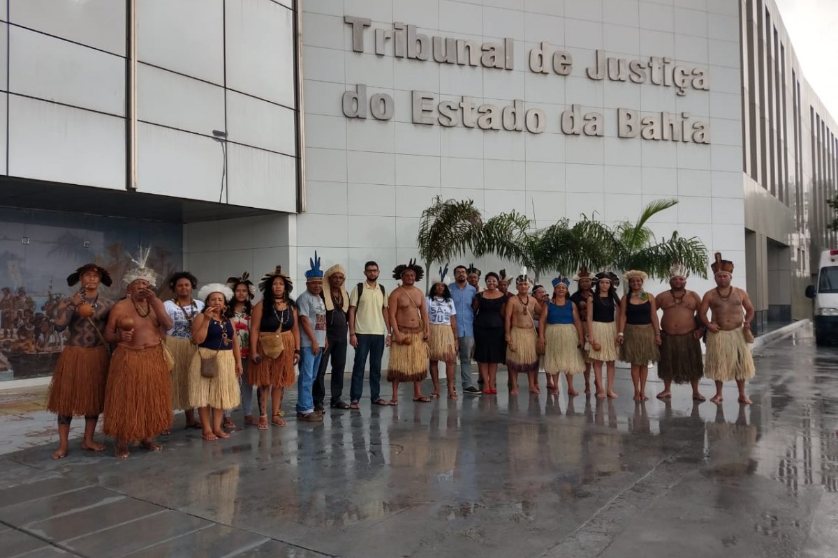 Índios da tribo Tuxá vão ao CAB agradecer ajuda jurídica