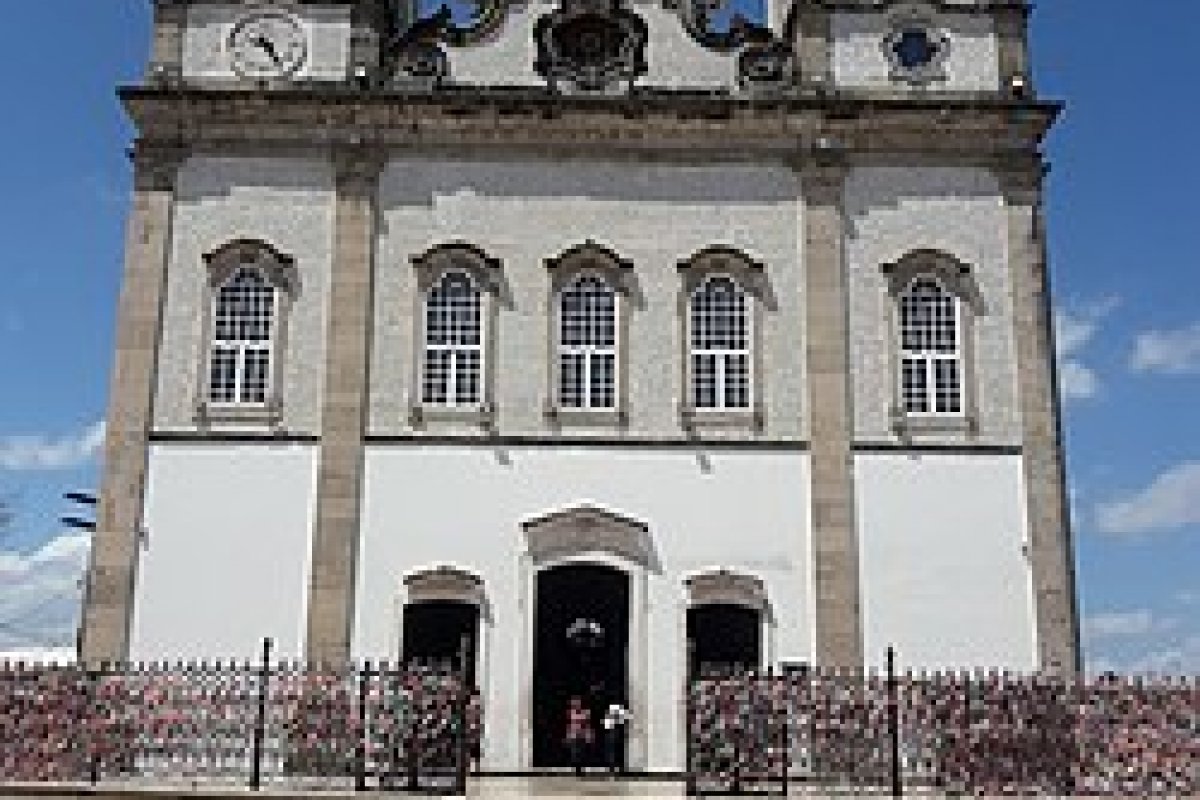 Igrejas devem receber autorização para aumentar público