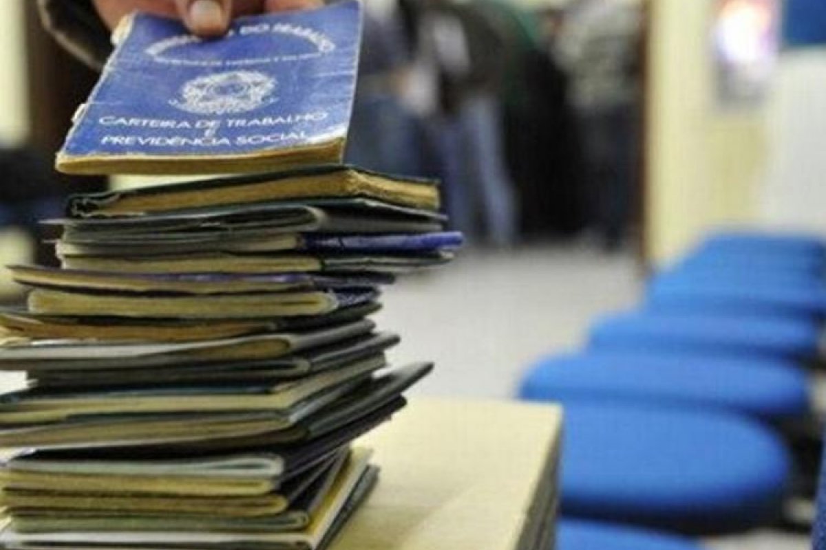 Quase um milhão de trabalhadores deixaram sindicatos em 2019, aponta IBGE