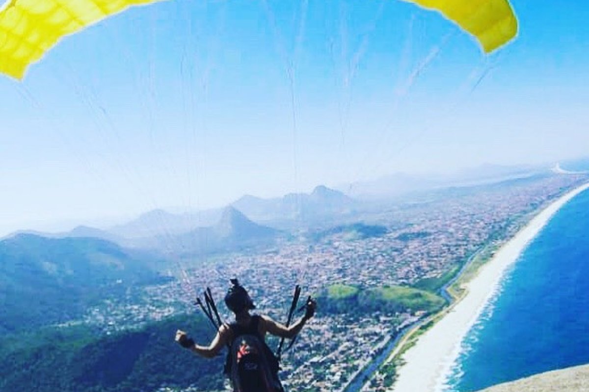 Praticante de voo livre morre ao cair de um penhasco em Niterói