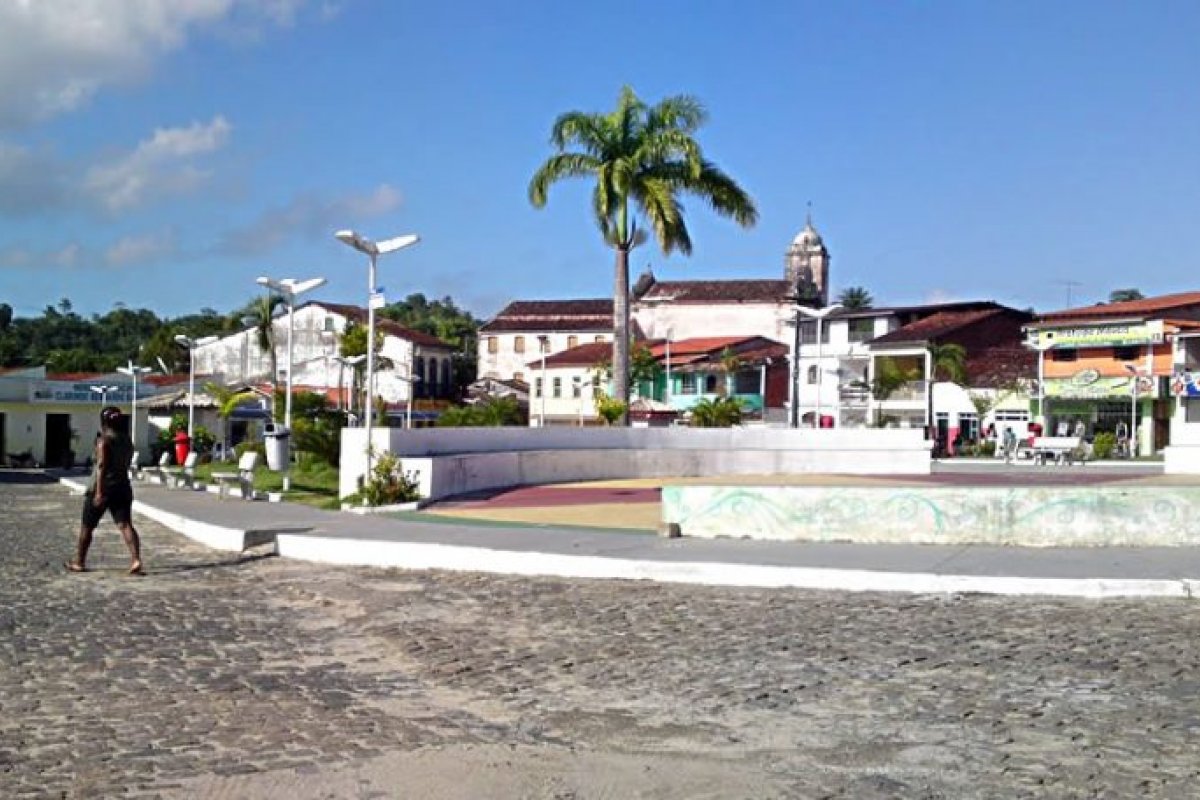 Mãe e filha são feridas com golpes de facão na Bahia