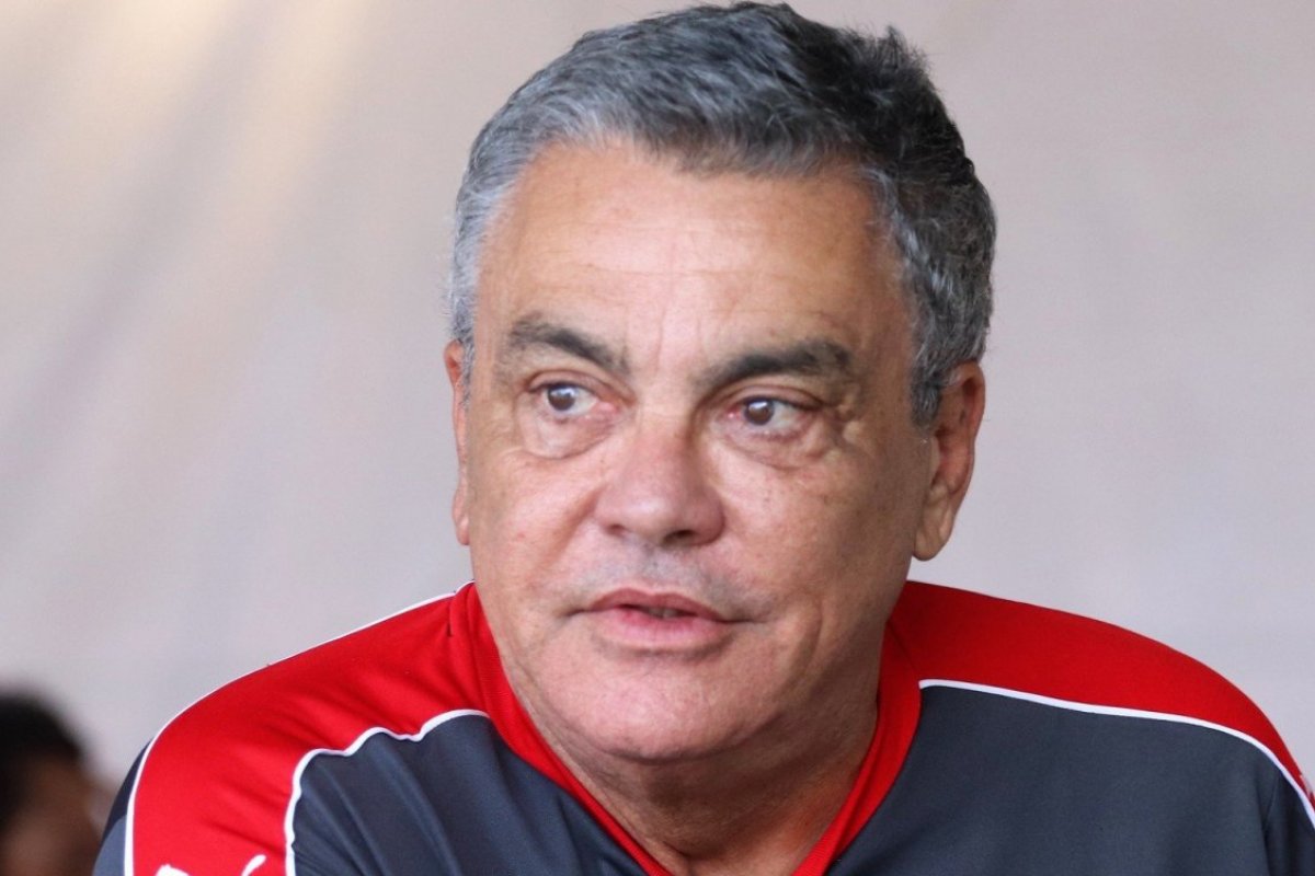 Vídeo: Paulo Carneiro se exalta e quase agride atacante Vina,do Ceará
