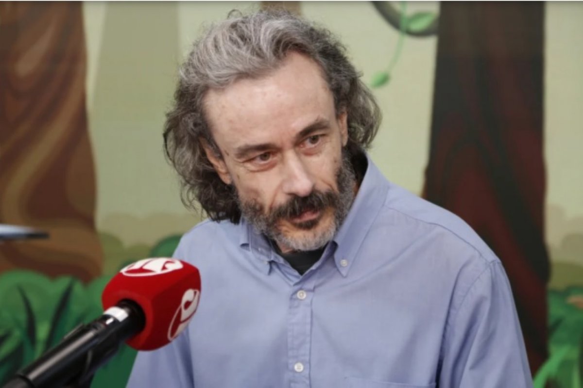 Vídeo: "O ministro Luiz Barroso é um palhaço",diz Guilherme Fiuza em live