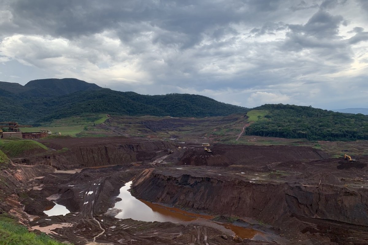 Bombeiros retomam as buscas em Brumadinho