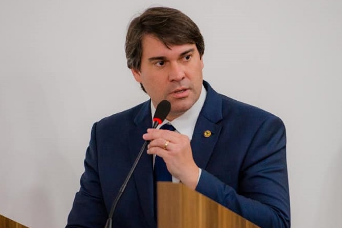 Niltinho retira pré-candidatura a prefeito de Salvador