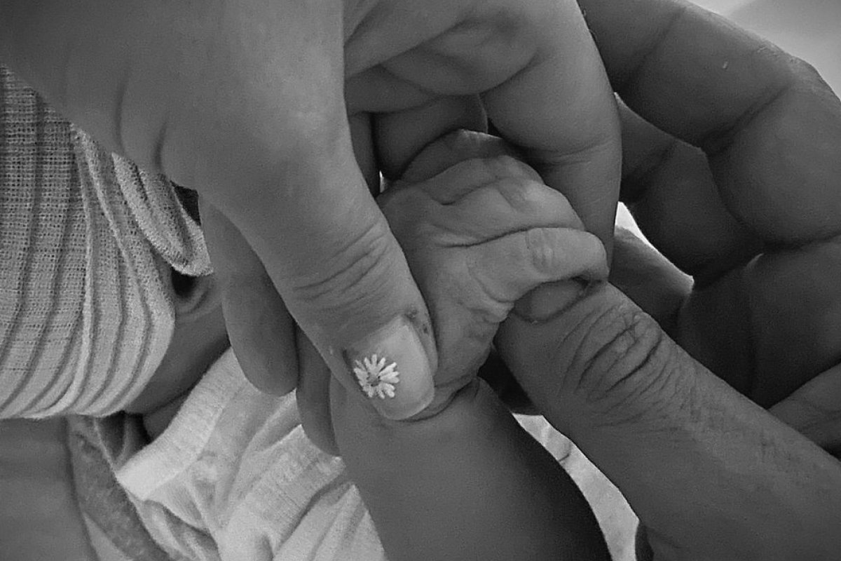 Katy Perry dá à luz para Daisy, sua primeira filha